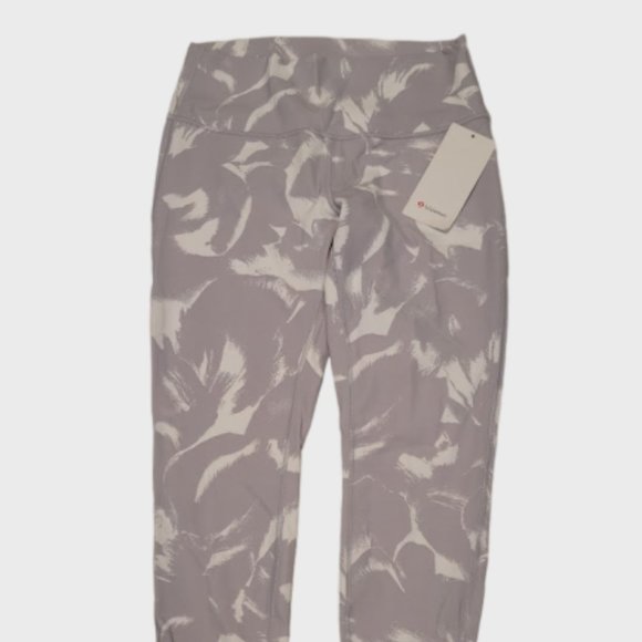 Size 12 - Lululemon Wunder Under High-Rise Tight 28" *Full-On Luxtreme - Picture 3 of 3